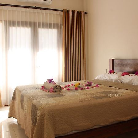 Kampoeng Senggigi Hotel Mangsit Екстериор снимка