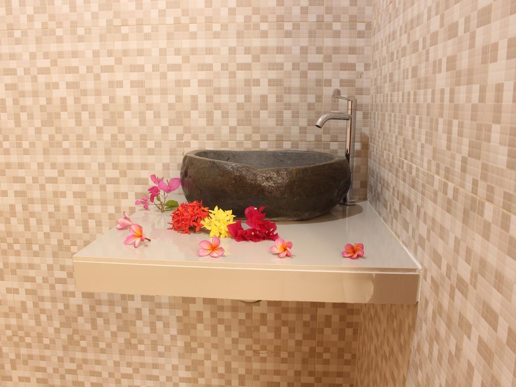 Kampoeng Senggigi Hotel Mangsit Екстериор снимка